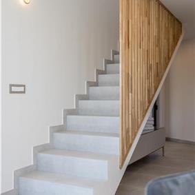 4 bedroom villa with heated pool and sea view in Vinišće, sleeps 8